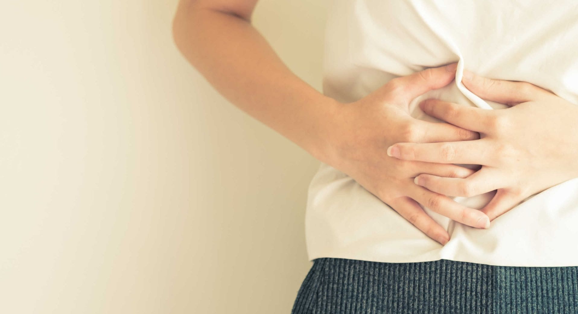 Vùng bụng có cảm giác cồn cào có thể là dấu hiệu đau dạ dày