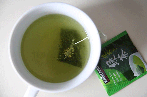 Cách làm toner trà xanh – lựu chống lão hóa 1