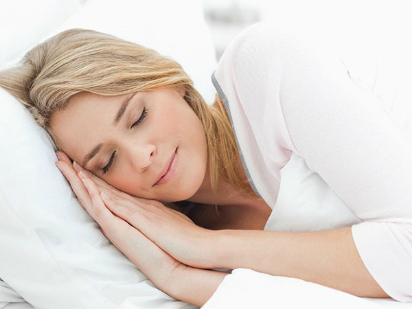 8 loại tinh dầu giúp bạn ngủ sâu và thư giãn - tinh dau giup ngu ngon